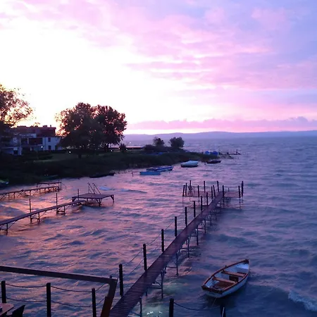 Royal Mediterran 公寓 *