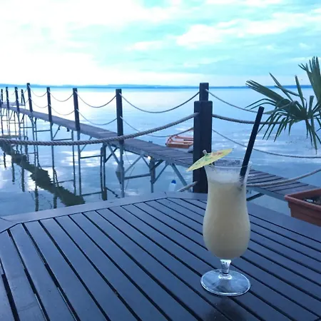 Royal Mediterran 公寓