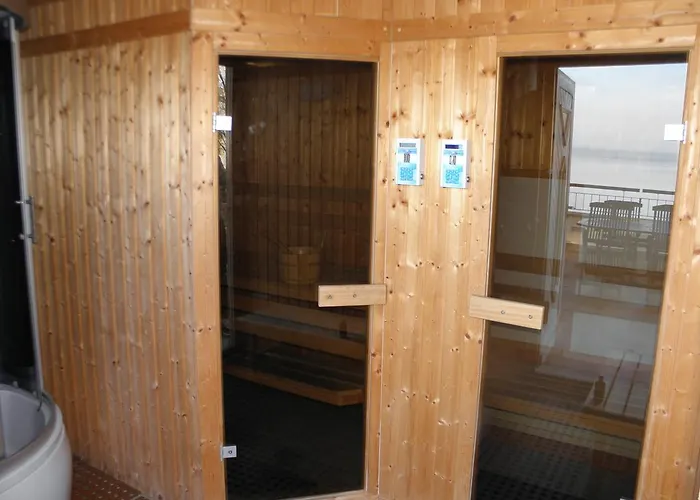 Royal Mediterran שיופוק